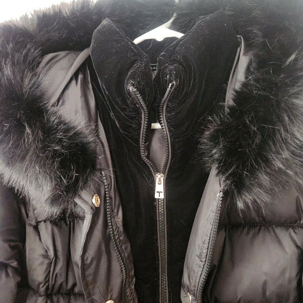 $320 - NWT-Tahari Dana Hooded Faux Fur Trim Puffer Coat - Black - XL - Picture 12 of 14